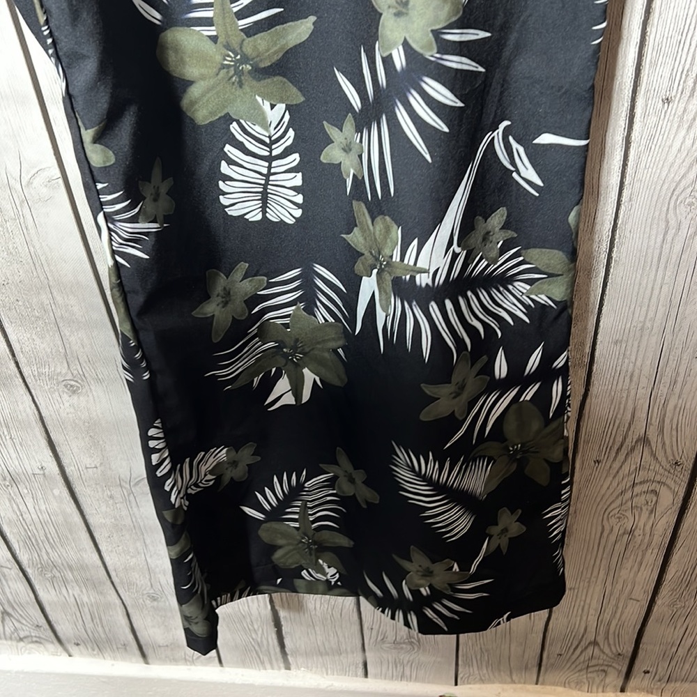 Shein Mulvari Plus Solid Crop Top & Tropical Prin… - image 5